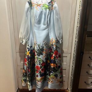 Stunning Nardos Paint Custom Made Dress.
Worn once.